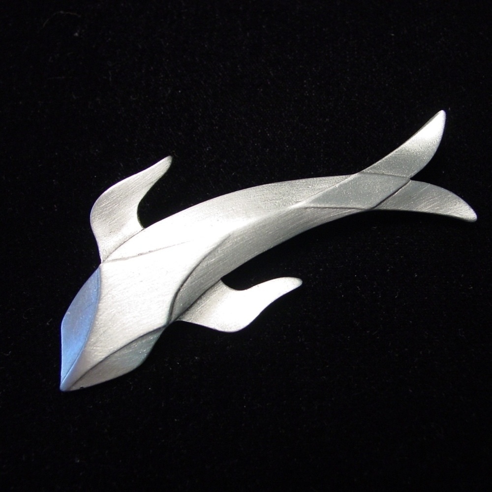 COPY - 🆕 'Abstract Dolphin' Pin Brooch